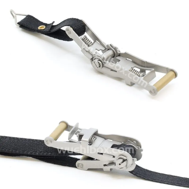 Lashing straps with working ratchet
