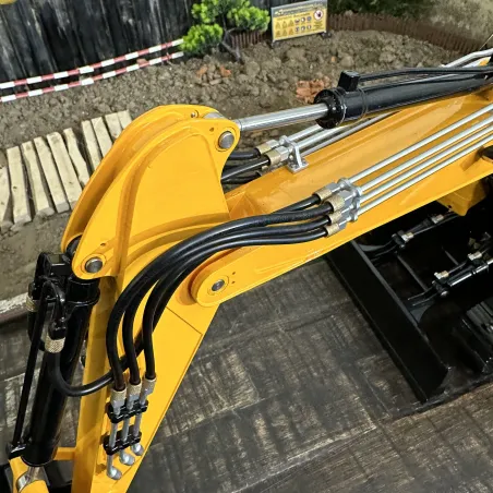 RC Lesu Kurzheckbagger ET26L 1/14