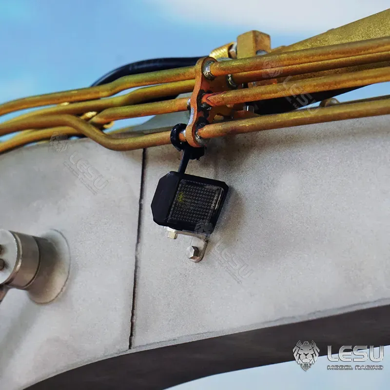 Lesu mobile excavator ET30H 1/14