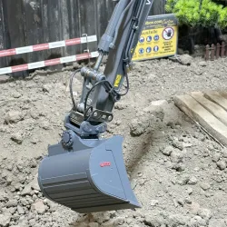 Schwenkmotorlöffel Ullmann 108mm Schwarz Electric Quick Volvo EC160E